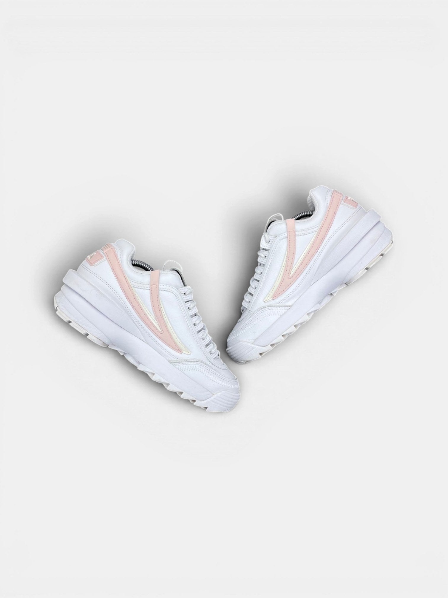 Fila Disruptor — buty sportowe damskie w bardzo dobrym stanie rozmiar 39, widok z góry na wewnętrzną stronę butów