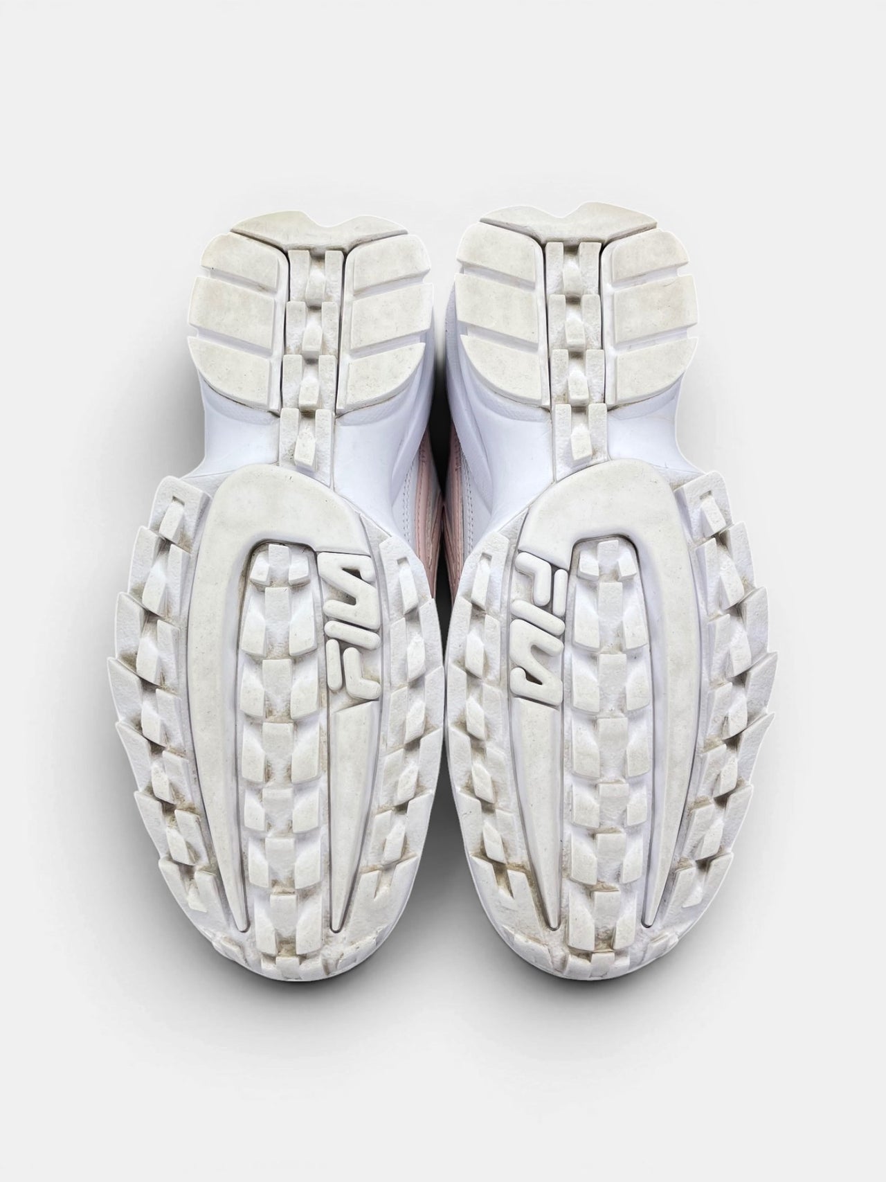 Fila Disruptor — buty sportowe damskie w bardzo dobrym stanie rozmiar 39, podeszwa