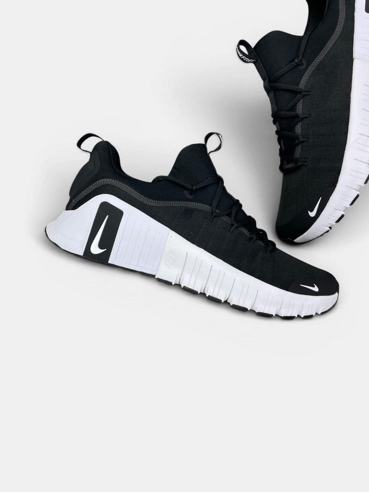 Nike Free Metcon 6 — buty sportowe męskie w bardzo dobrym stanie rozmiar 47.5, zewnętrzny panel prawego buta