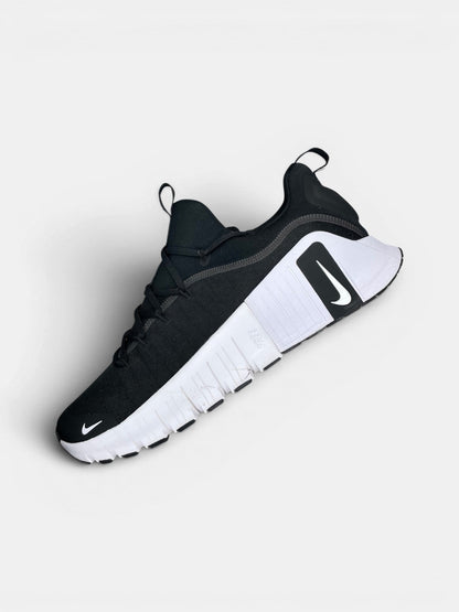 Nike Free Metcon 6 — buty sportowe męskie w bardzo dobrym stanie rozmiar 47.5, zewnętrzny panel lewego buta