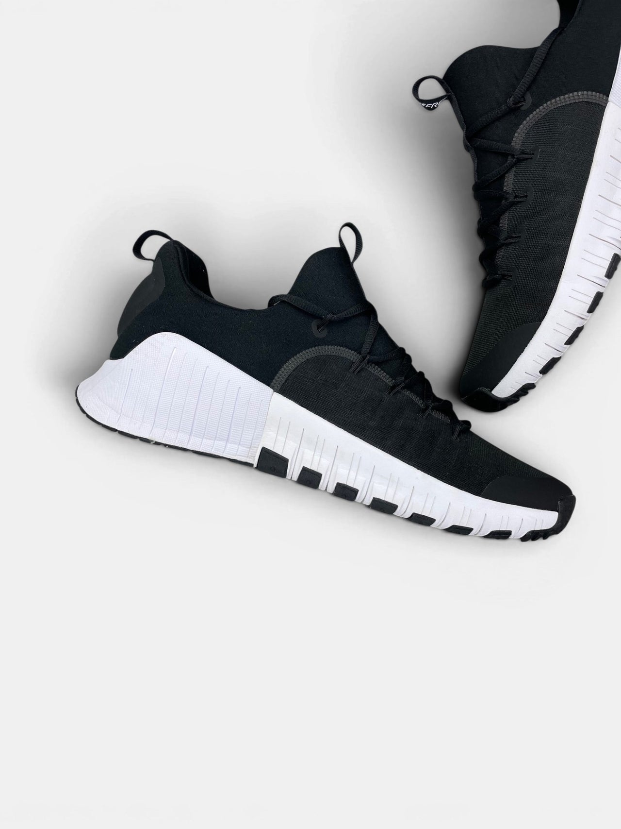 Nike Free Metcon 6 — buty sportowe męskie w bardzo dobrym stanie rozmiar 47.5, wewnętrzny panel lewego buta
