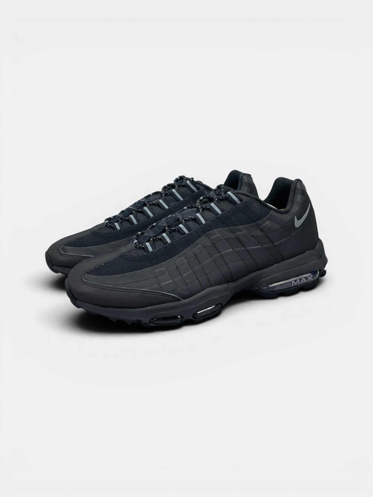 Nike Air Max 95 Ultra “Black / Grey” Ultra Black Grey — buty sportowe męskie w bardzo dobrym stanie rozmiar 46, widok z boku