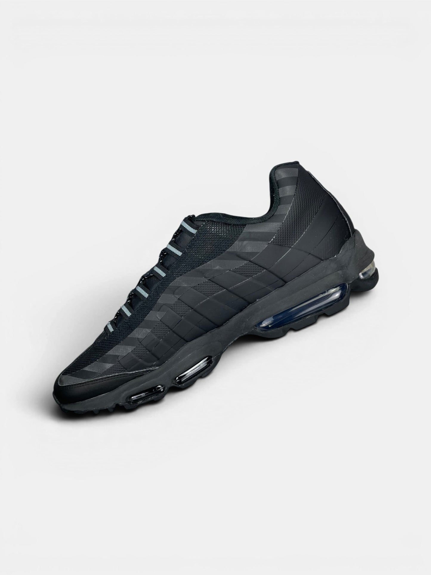 Nike Air Max 95 Ultra “Black / Grey” Ultra Black Grey — buty sportowe męskie w bardzo dobrym stanie rozmiar 46, wewnętrzny panel prawego buta