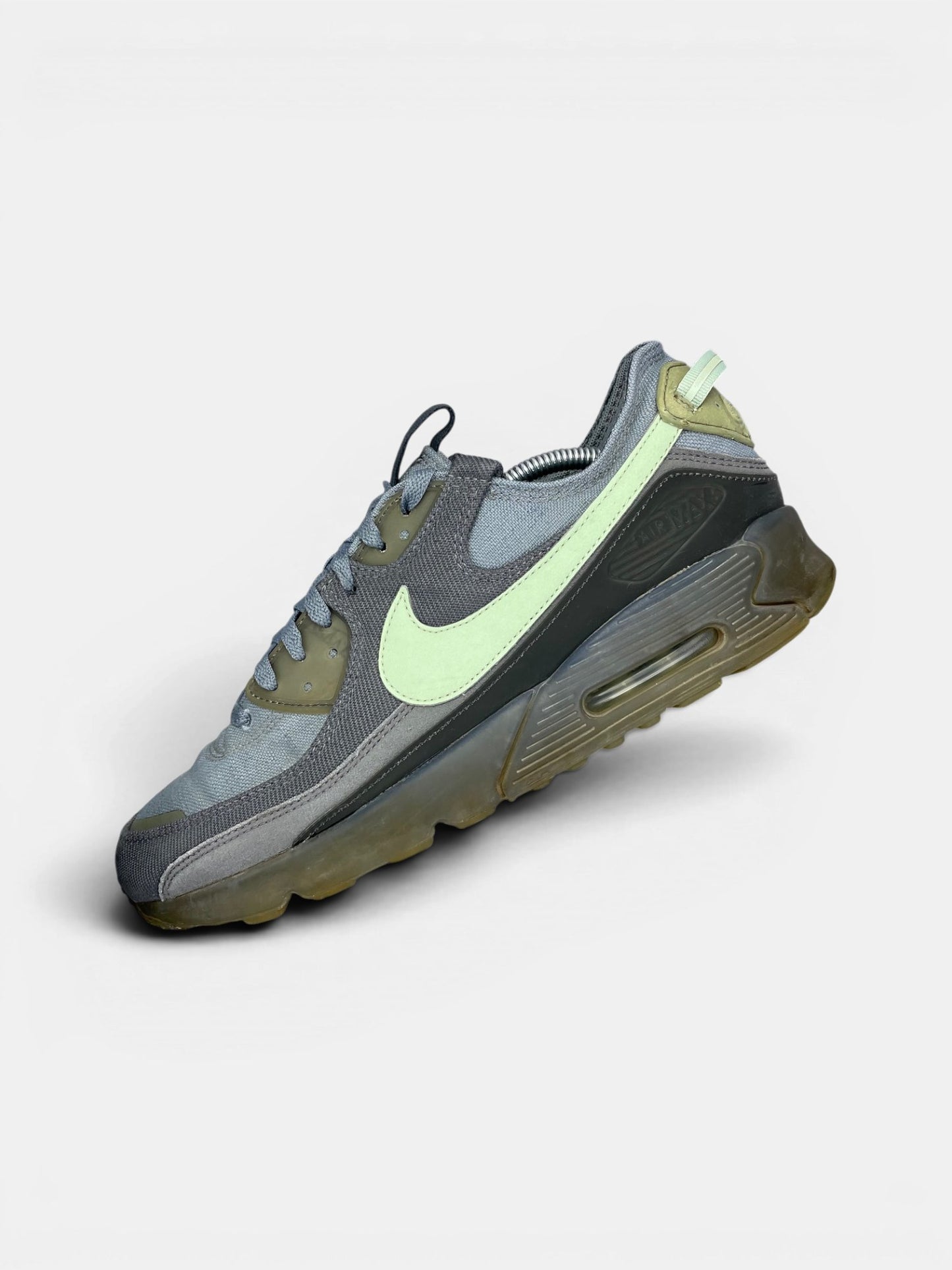 Nike Air Max Terrascape 90 Cool Grey Honeydew — buty sportowe męskie w bardzo dobrym stanie rozmiar 45.5, zewnętrzny panel lewego buta