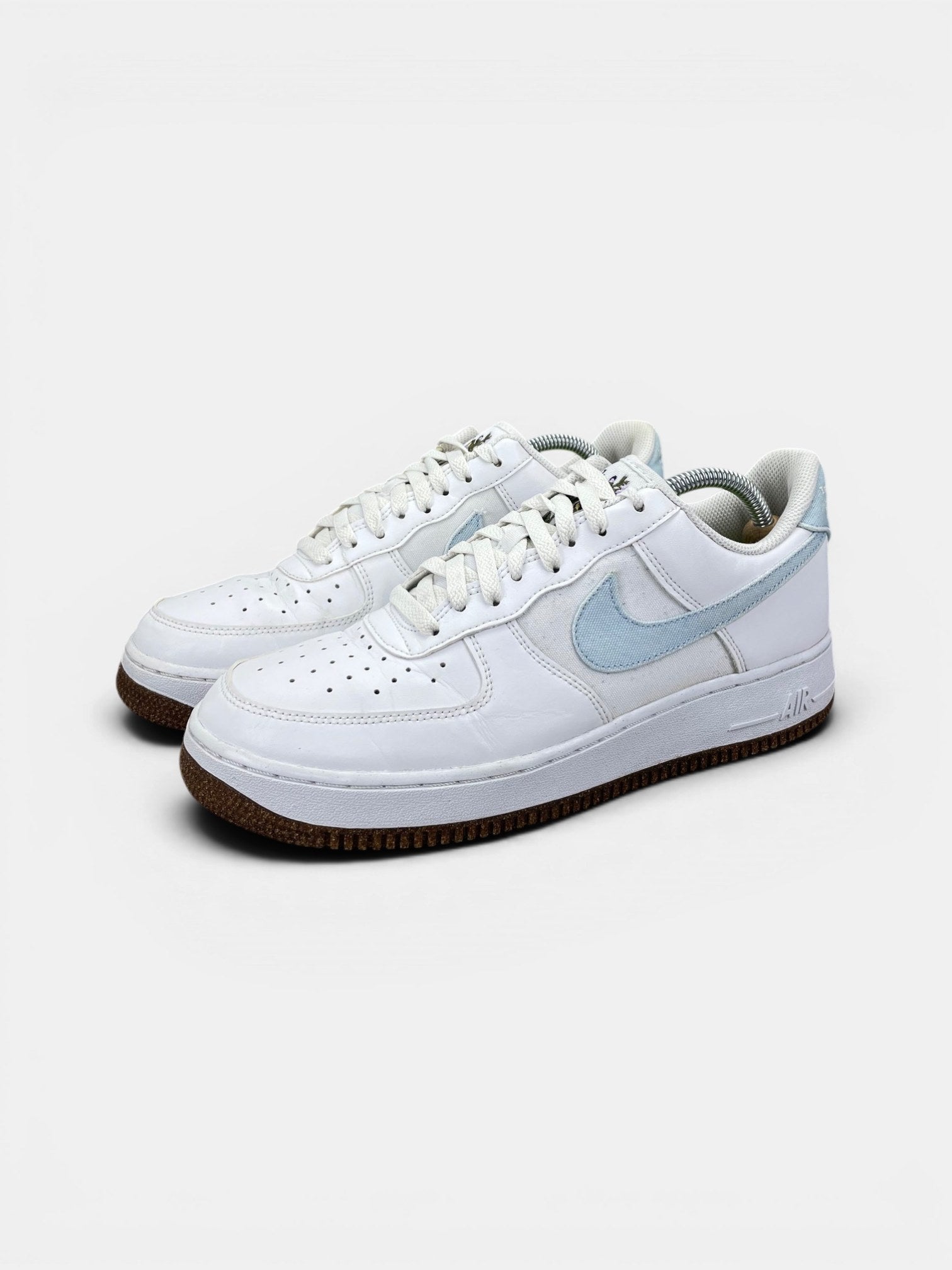 Nike Air Force 1 Low Indigo — buty sportowe męskie w bardzo dobrym stanie rozmiar 42.5, widok z boku