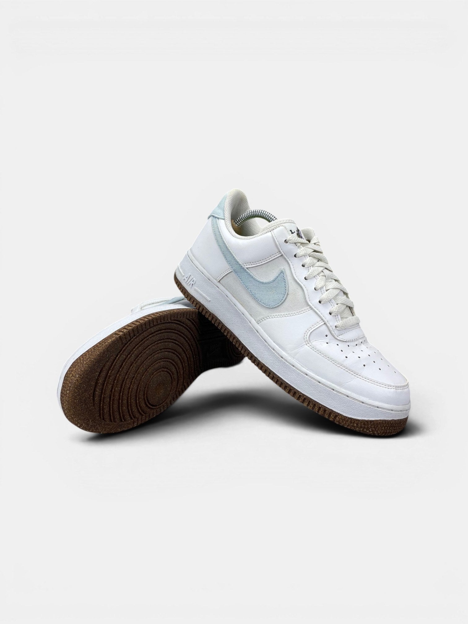 Nike Air Force 1 Low Indigo — buty sportowe męskie w bardzo dobrym stanie rozmiar 42.5, boczny profil