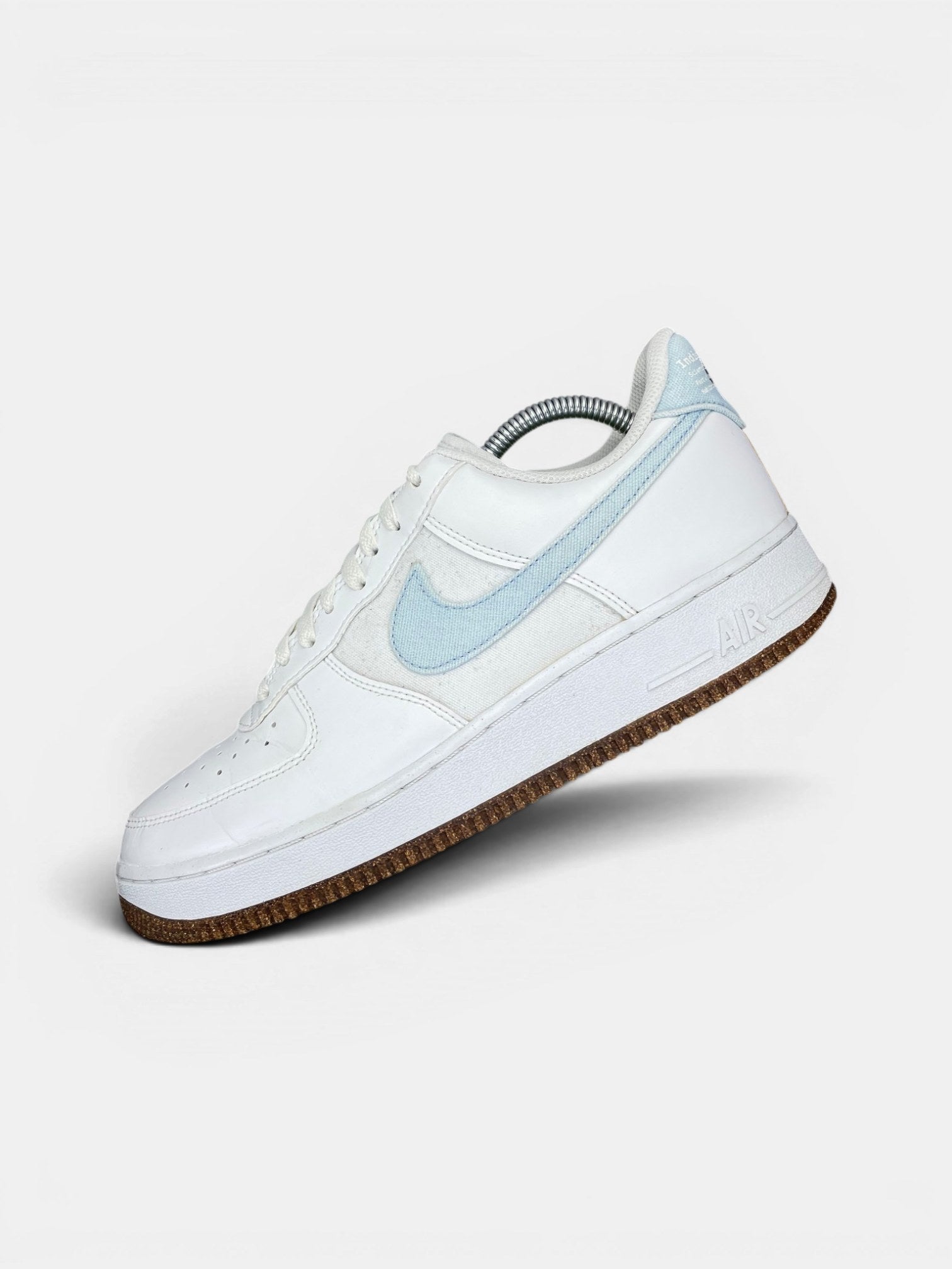 Nike Air Force 1 Low Indigo — buty sportowe męskie w bardzo dobrym stanie rozmiar 42.5, zewnętrzny panel lewego buta