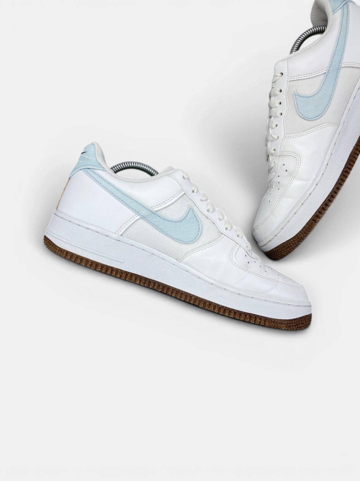 Nike Air Force 1 Low Indigo — buty sportowe męskie w bardzo dobrym stanie rozmiar 42.5, wewnętrzny panel lewego buta