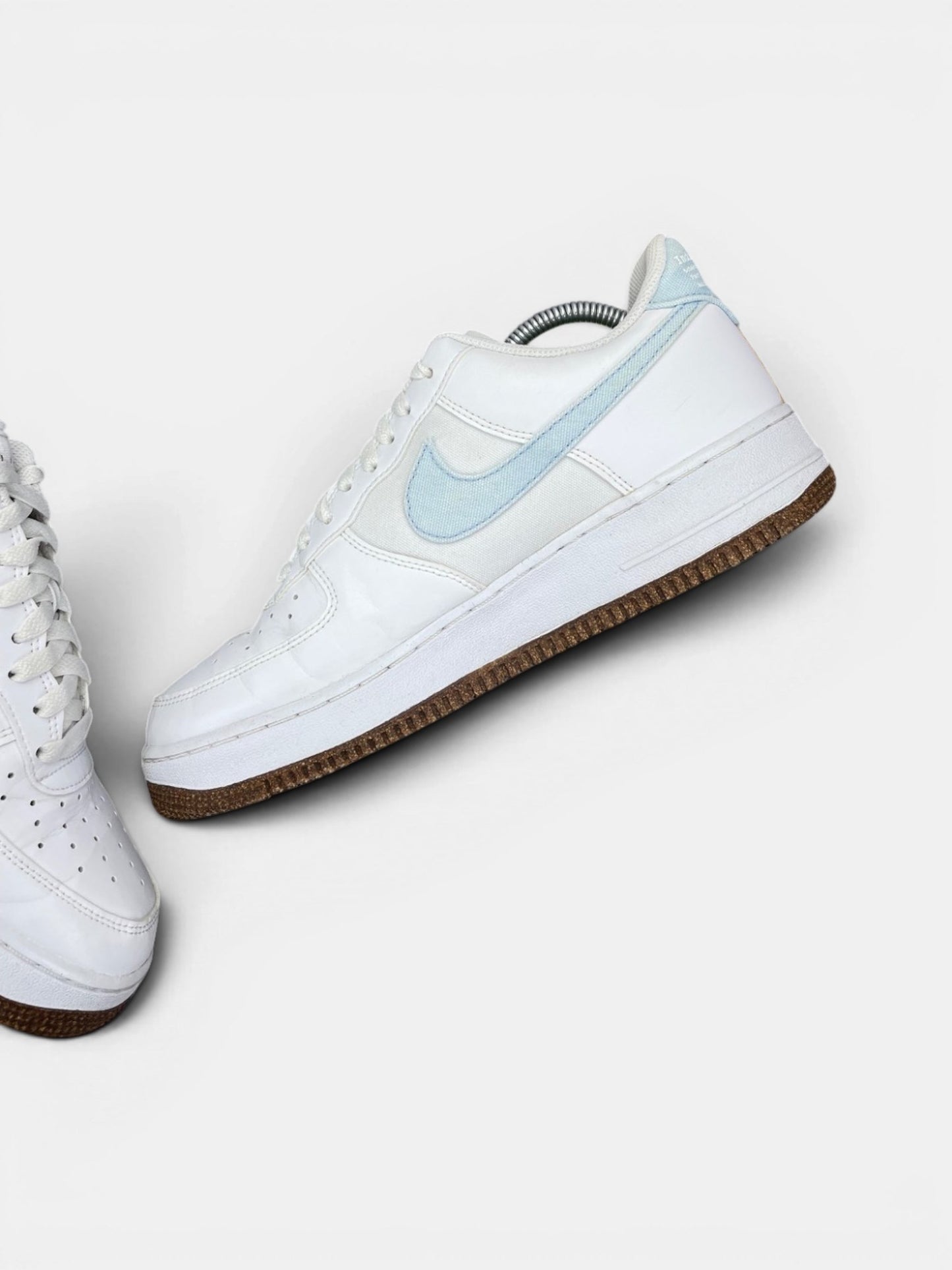 Nike Air Force 1 Low Indigo — buty sportowe męskie w bardzo dobrym stanie rozmiar 42.5, wewnętrzny panel prawego buta