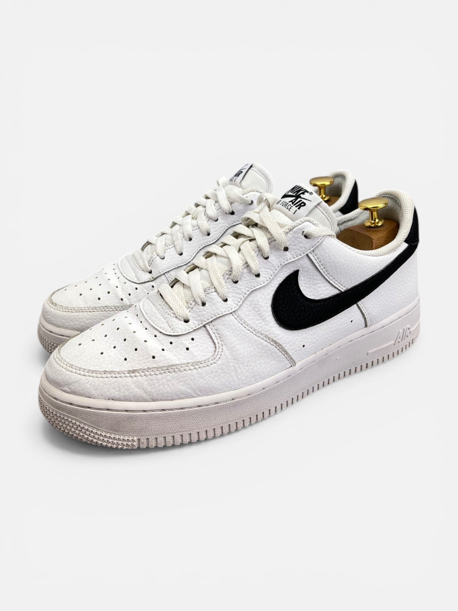 Nike Air Force 1 Low White/Black — buty sportowe męskie w bardzo dobrym stanie rozmiar 45, widok z boku