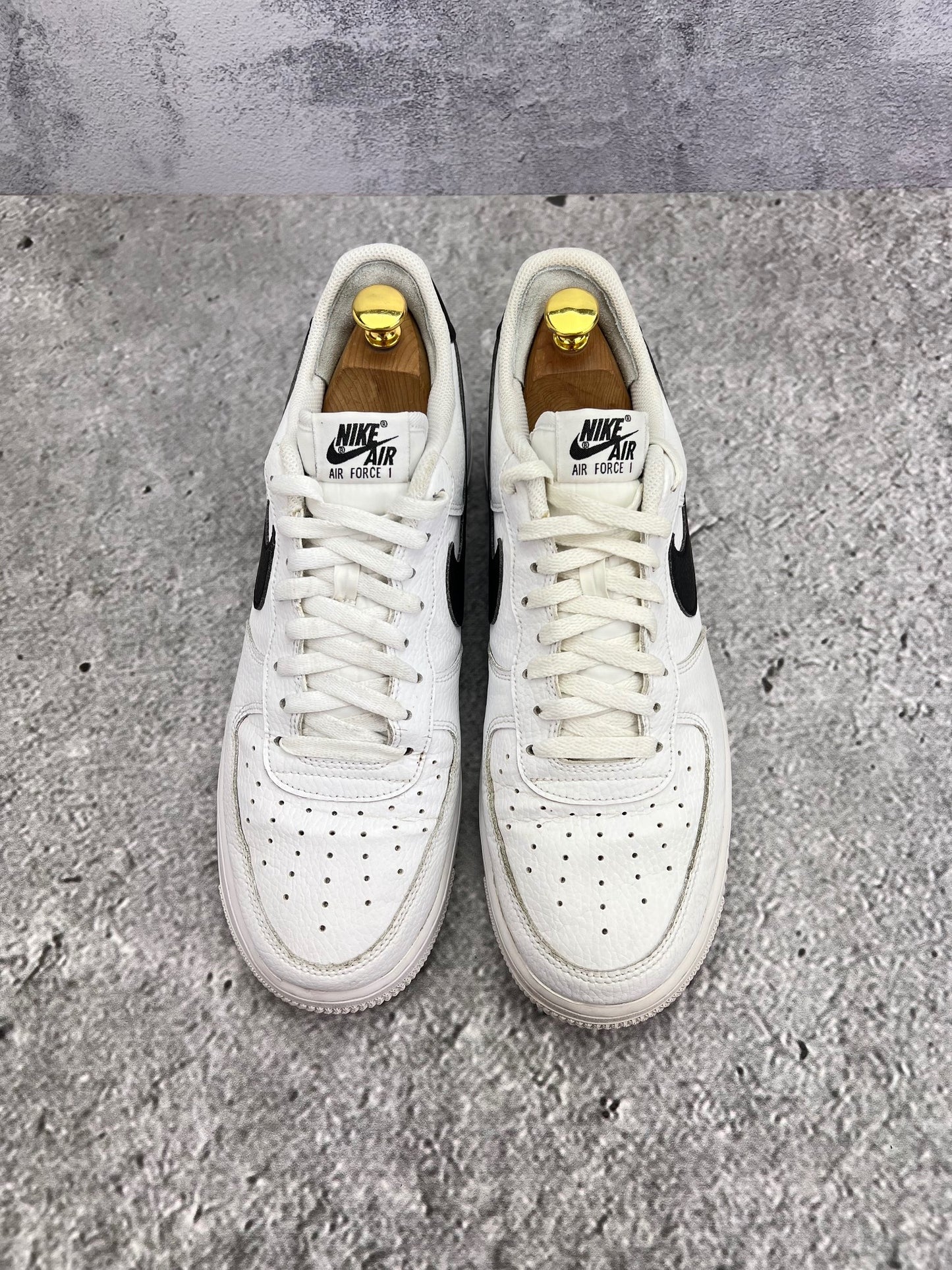 Nike Air Force 1 Low White/Black — buty sportowe męskie w bardzo dobrym stanie rozmiar 45, widok z góry