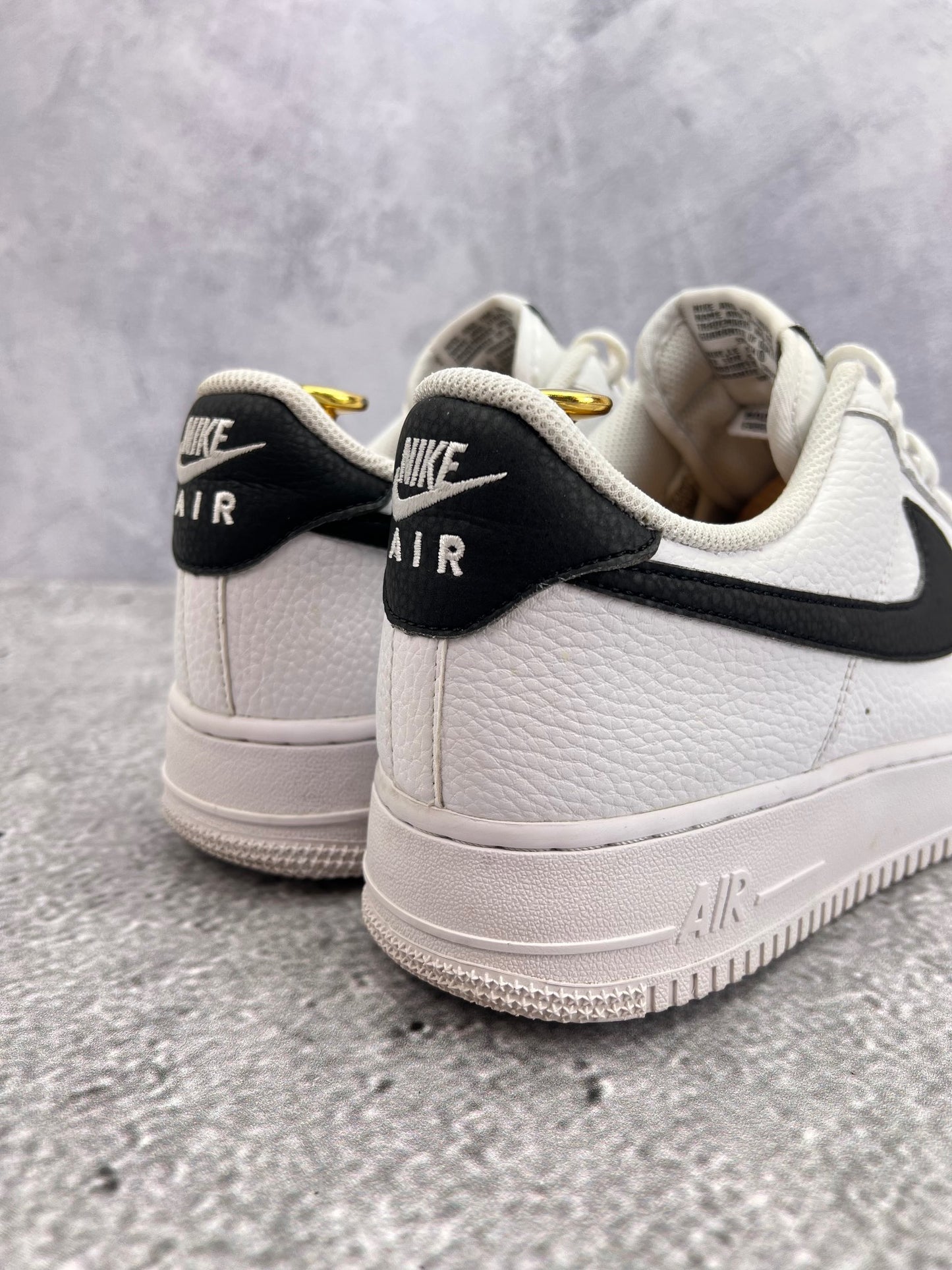 Nike Air Force 1 Low White/Black — buty sportowe męskie w bardzo dobrym stanie rozmiar 45, widok z tyłu