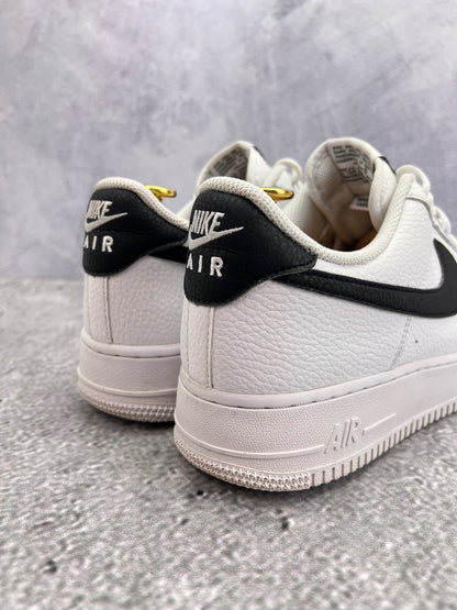 Nike Air Force 1 Low White/Black — buty sportowe męskie w bardzo dobrym stanie rozmiar 45, widok z tyłu