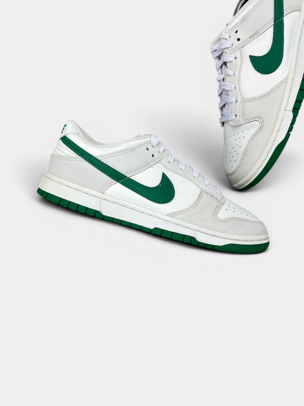 Nike Dunk Low Retro Malachite — buty sportowe męskie w bardzo dobrym stanie rozmiar 41, zewnętrzny panel prawego buta