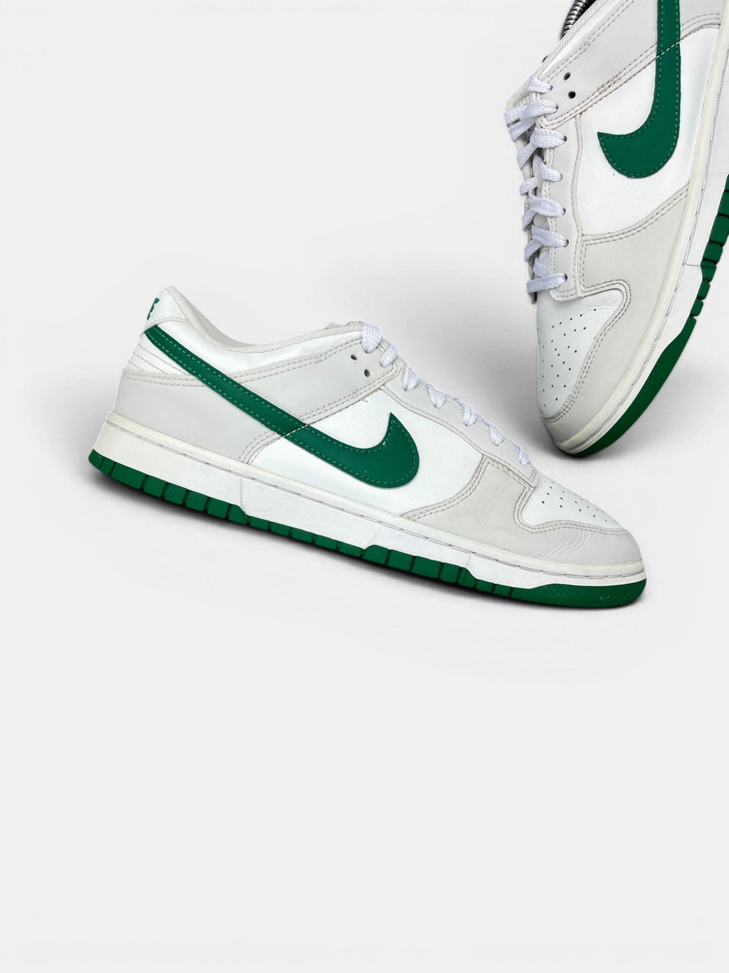 Nike Dunk Low Retro Malachite — buty sportowe męskie w bardzo dobrym stanie rozmiar 41, zewnętrzny panel prawego buta