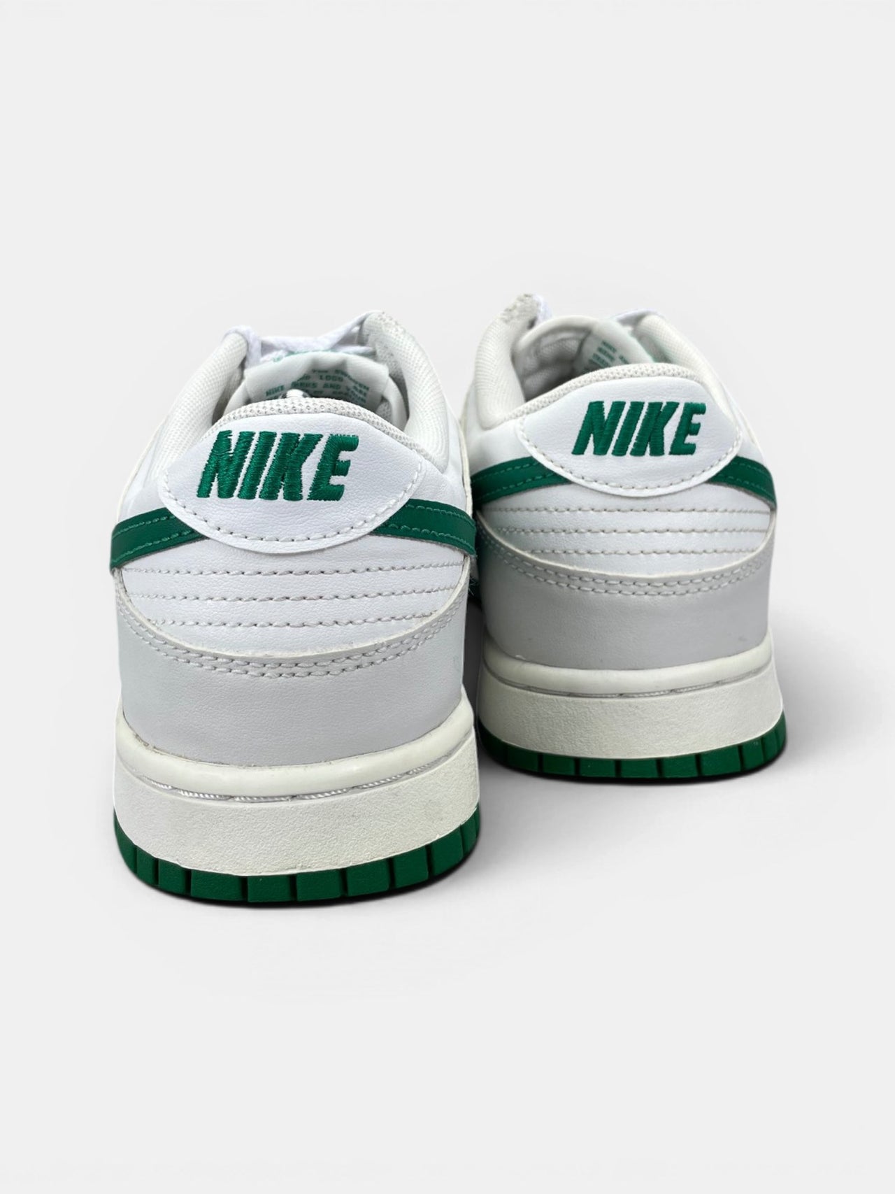 Nike Dunk Low Retro Malachite — buty sportowe męskie w bardzo dobrym stanie rozmiar 41, widok z tyłu