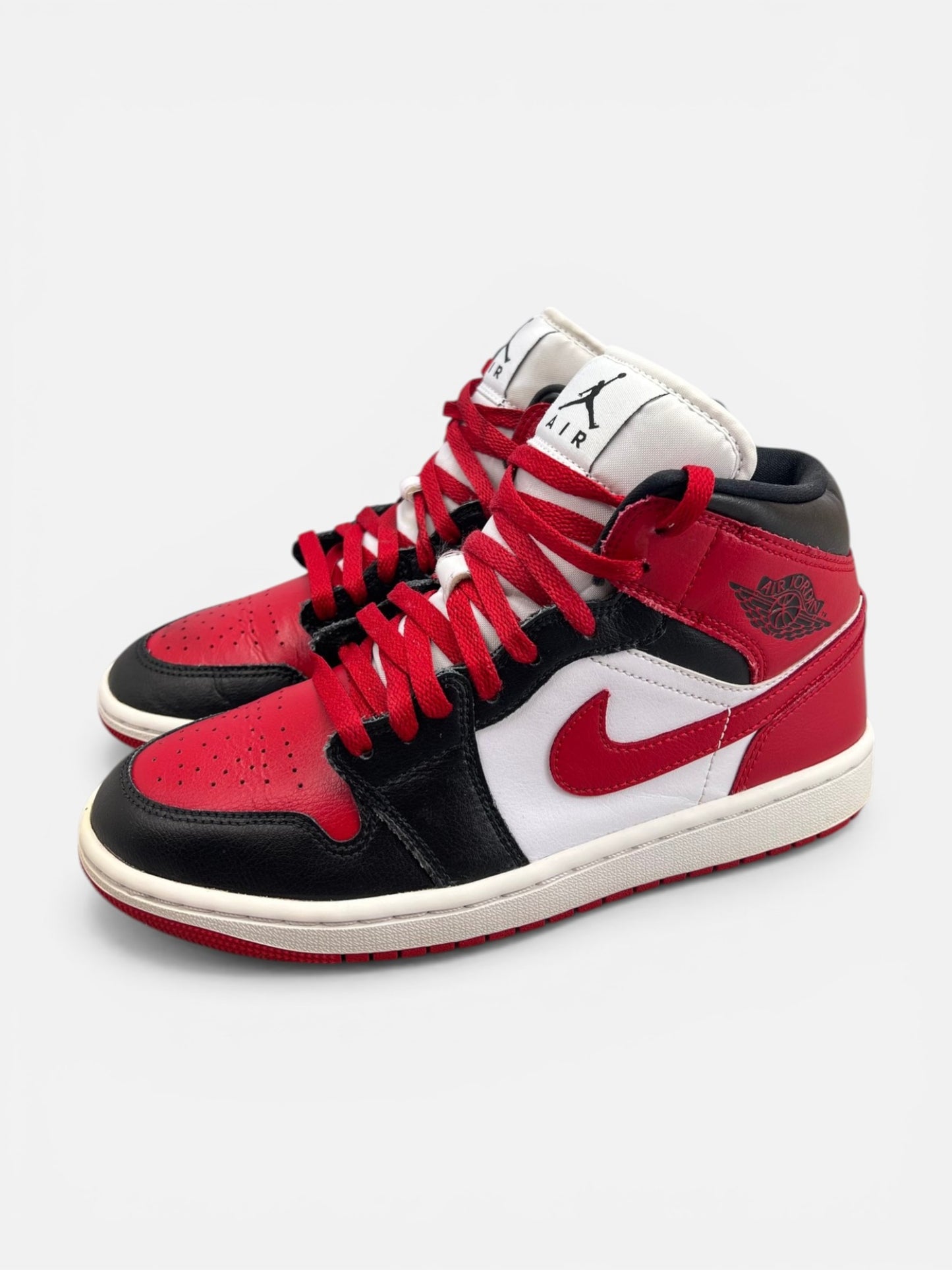 Jordan Air Jordan 1 Mid Alternate Bred Toe - buty sportowe, widok z boku
