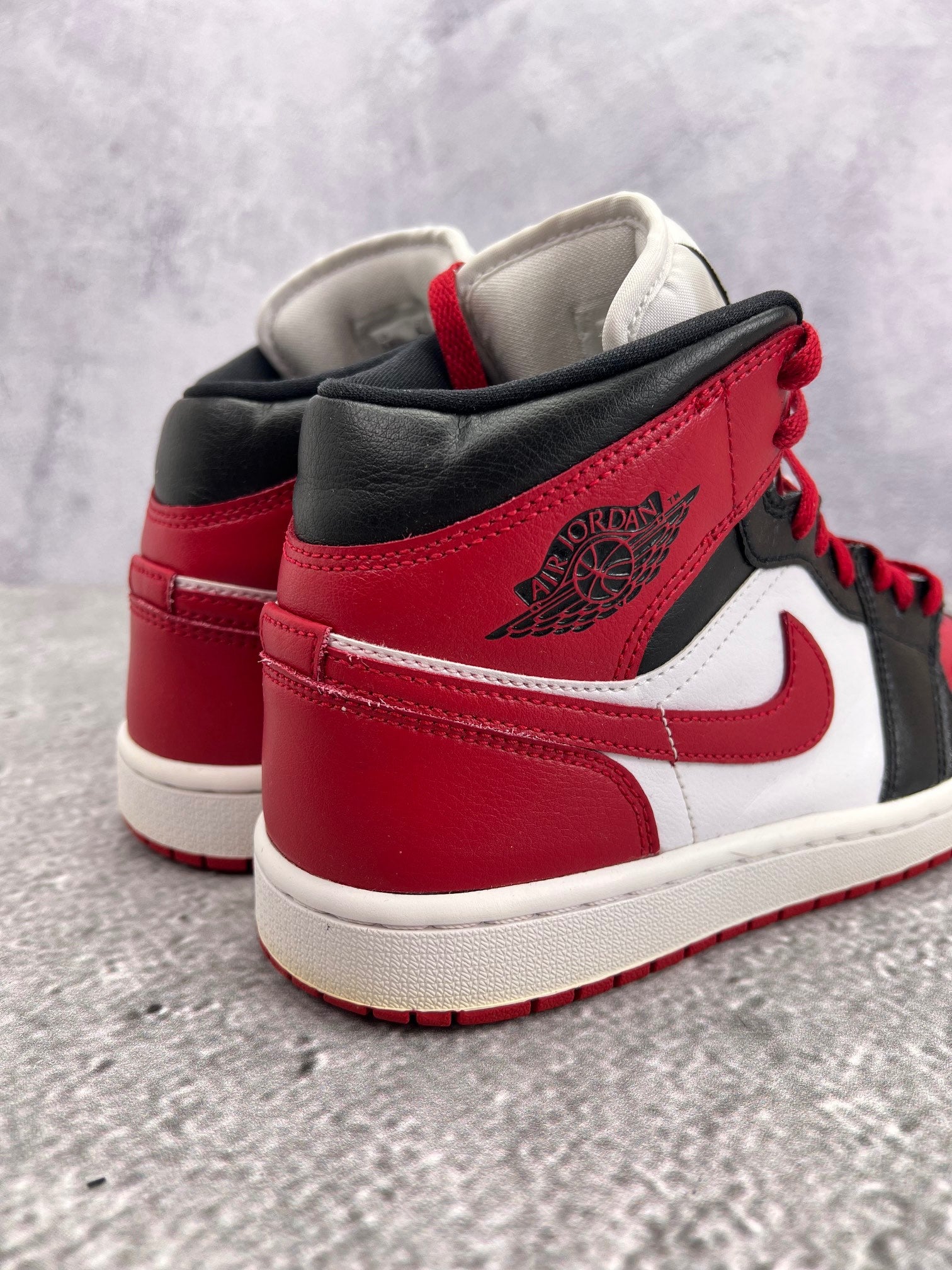 Jordan Air Jordan 1 Mid Alternate Bred Toe - buty sportowe, widok z góry