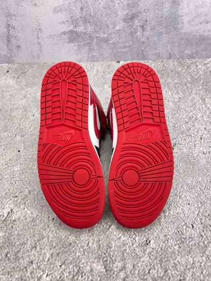 Jordan Air Jordan 1 Mid Alternate Bred Toe - buty sportowe, podeszwa