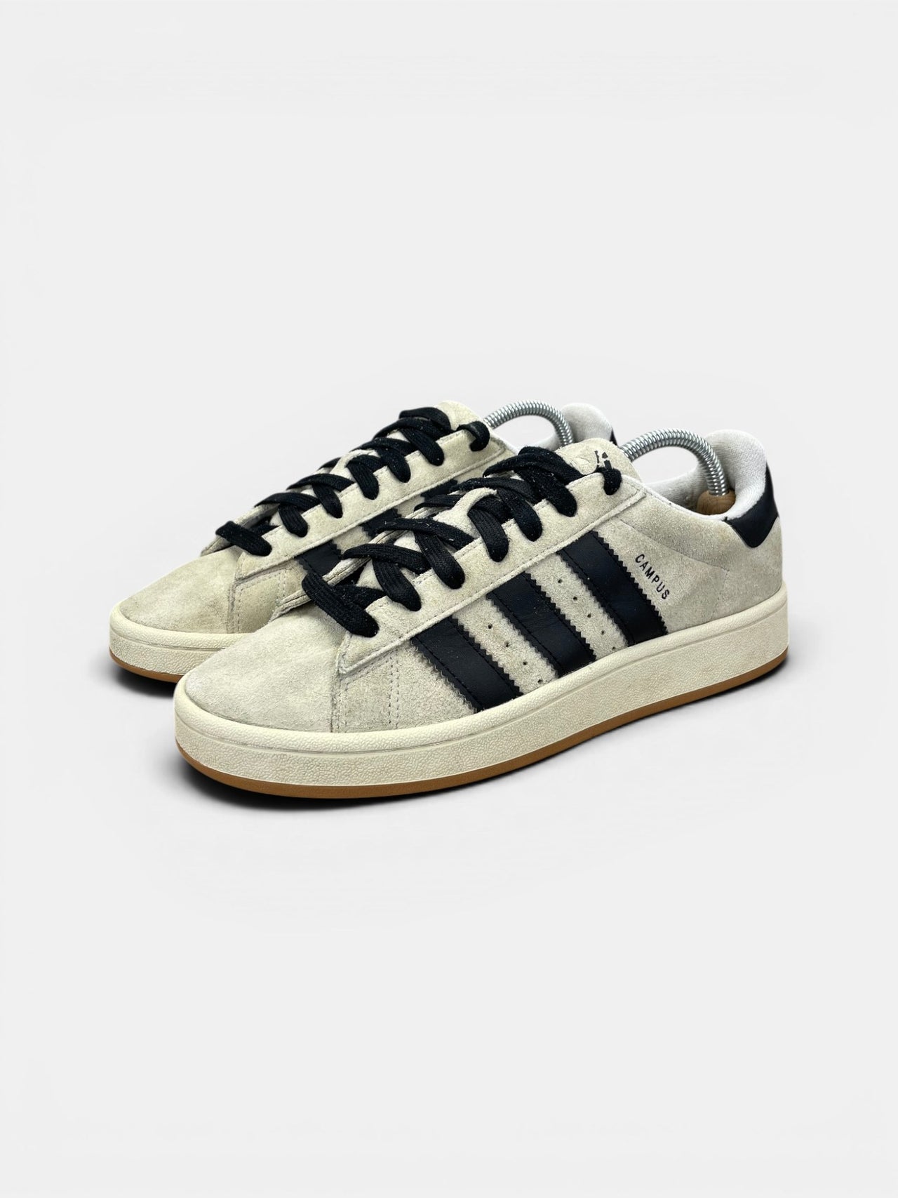 Adidas Campus 00s Crystal White Black — buty sportowe męskie w bardzo dobrym stanie rozmiar 41 1/3, widok z boku