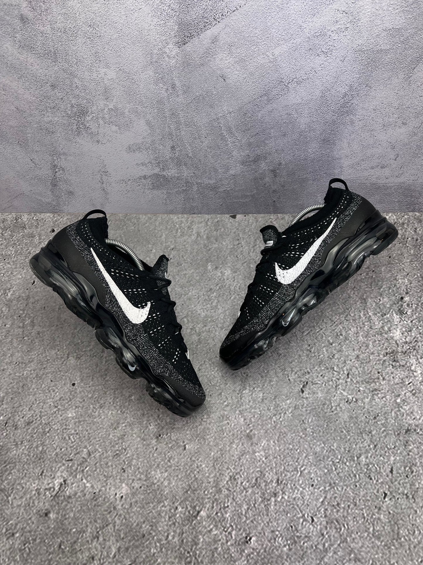 Nike Air VaporMax 2023 Flyknit Oreo - buty sportowe, widok z góry na zewnętrzną stronę butów