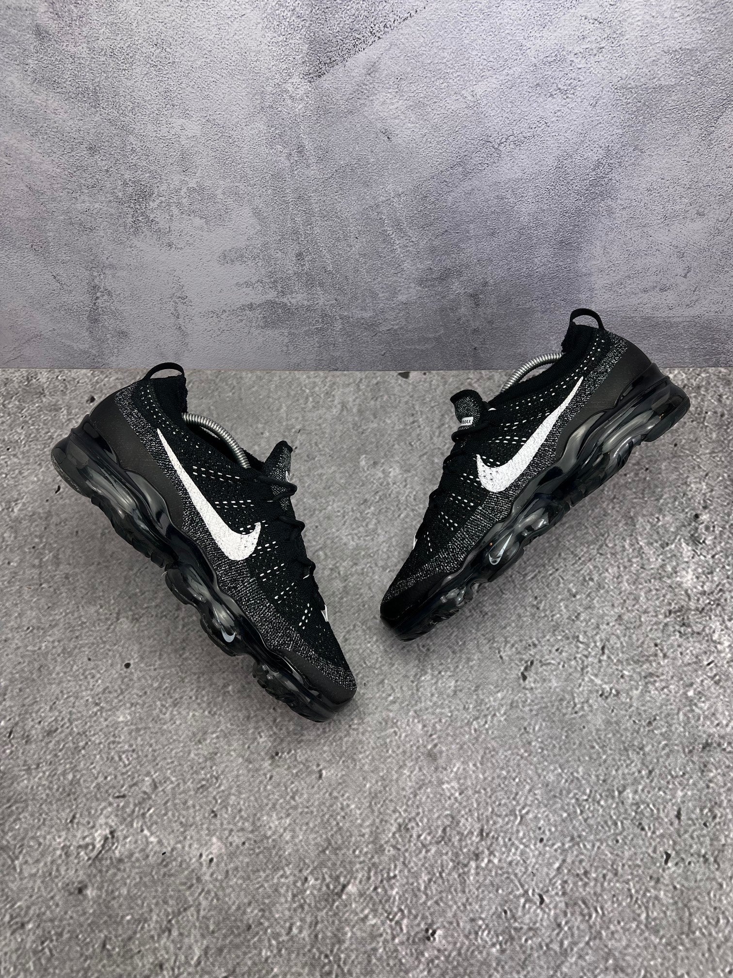 Nike Air VaporMax 2023 Flyknit Oreo - buty sportowe, widok z góry na zewnętrzną stronę butów