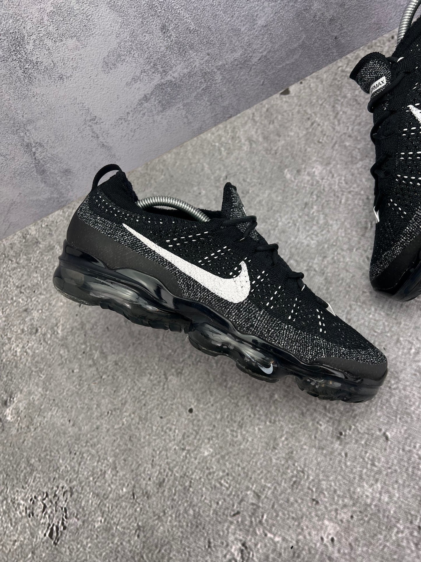 Nike Air VaporMax 2023 Flyknit Oreo - buty sportowe, zewnętrzny panel prawego buta