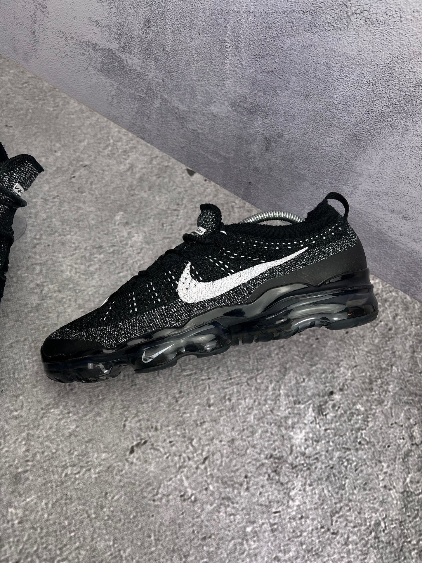 Nike Air VaporMax 2023 Flyknit Oreo - buty sportowe, zewnętrzny panel lewego buta