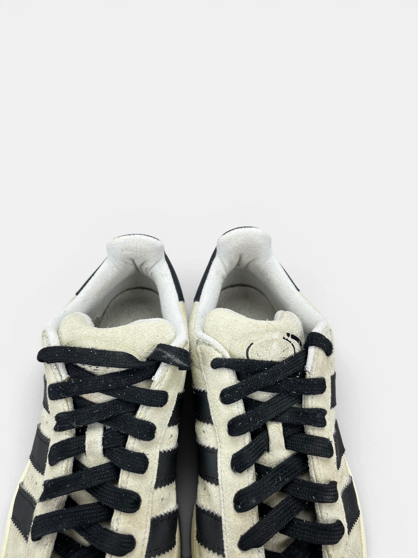Adidas Campus 00s Crystal White Black — buty sportowe męskie w bardzo dobrym stanie rozmiar 41 1/3, zapiętki butów