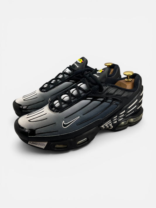 Nike Air Max Plus 3 'Black White' Black White - buty sportowe, widok z boku