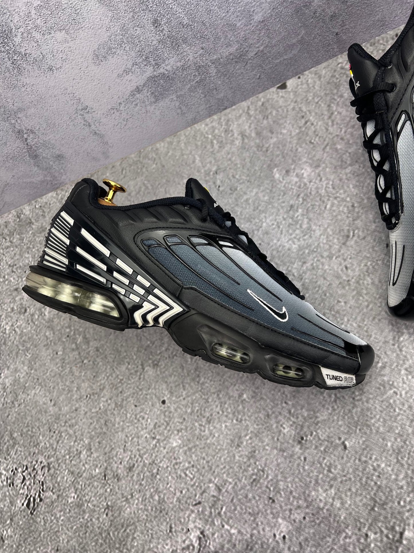 Nike Air Max Plus 3 'Black White' Black White - buty sportowe, zewnętrzny panel prawego buta
