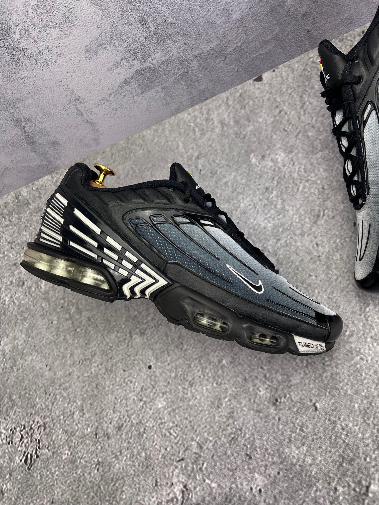 Nike Air Max Plus 3 'Black White' Black White - buty sportowe, zewnętrzny panel prawego buta