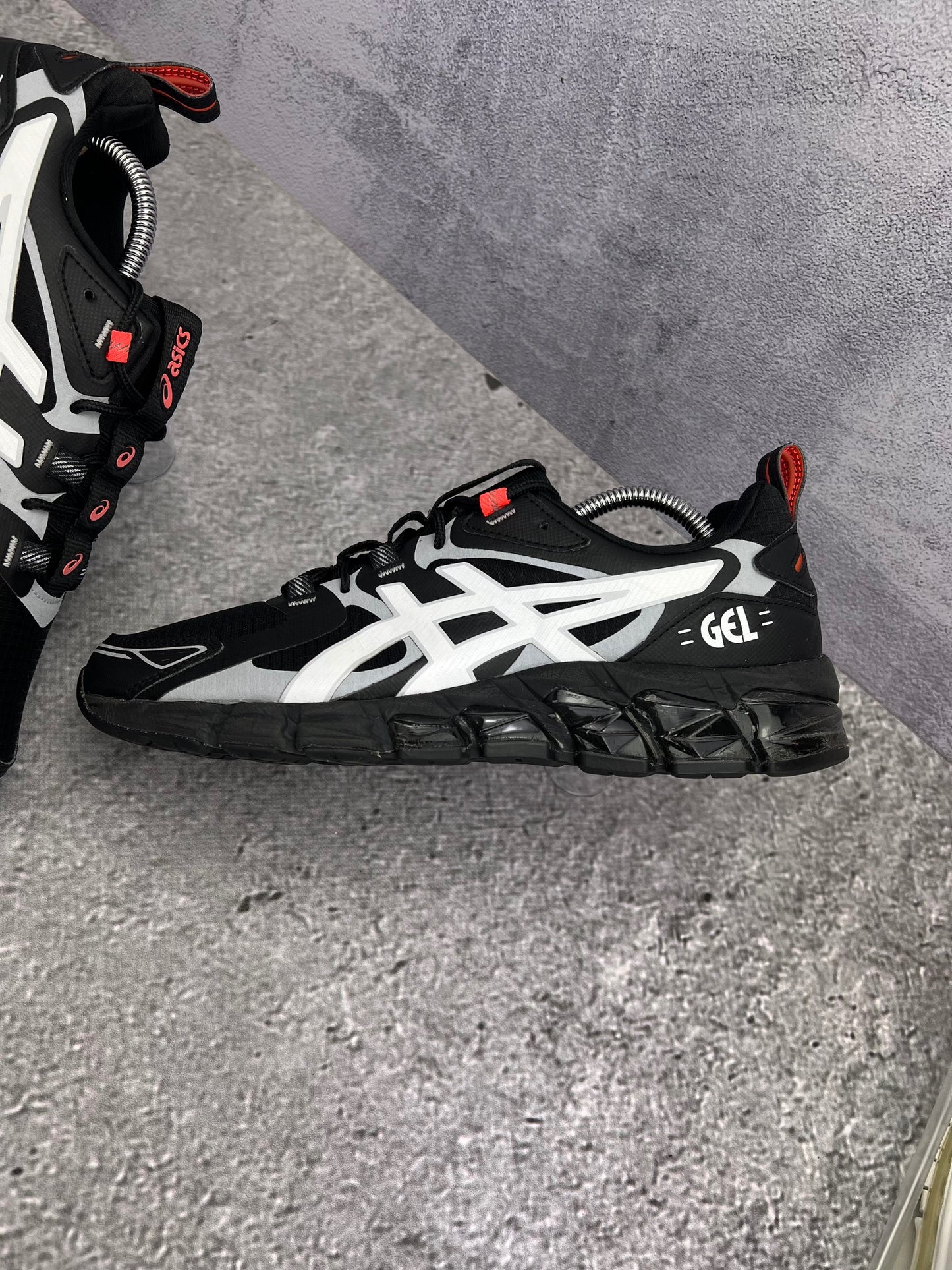ASICS GEL-Quantum 180 1201B011 - buty sportowe, zewnętrzny panel lewego buta