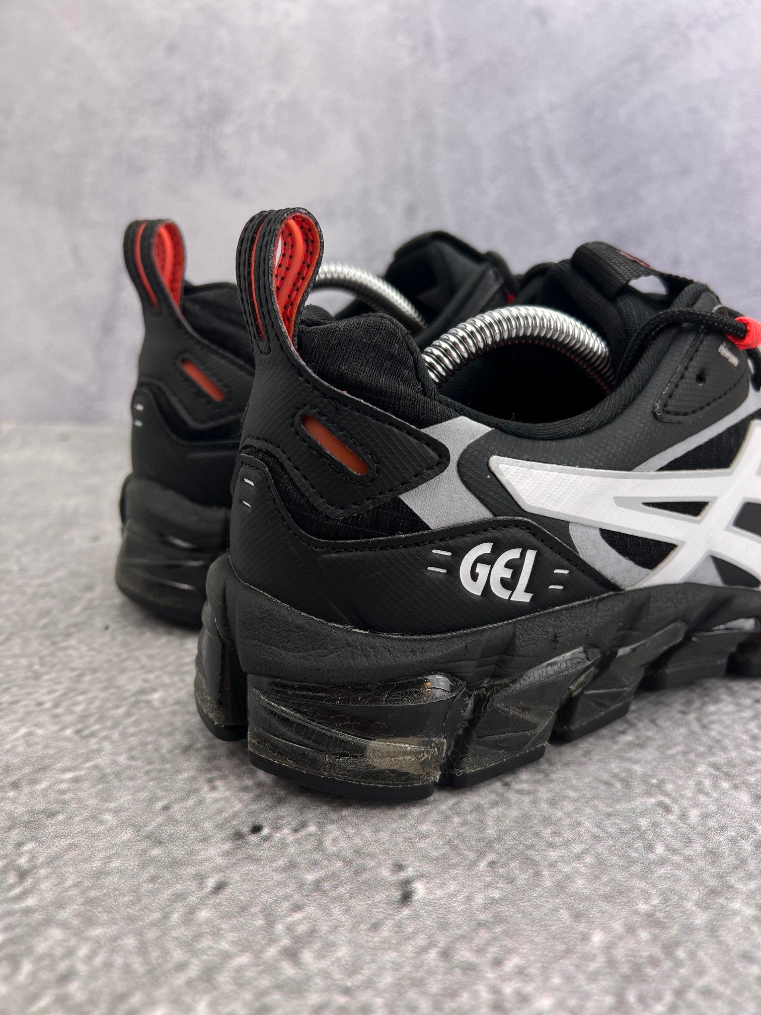 ASICS GEL-Quantum 180 1201B011 - buty sportowe, wewnętrzny panel prawego buta