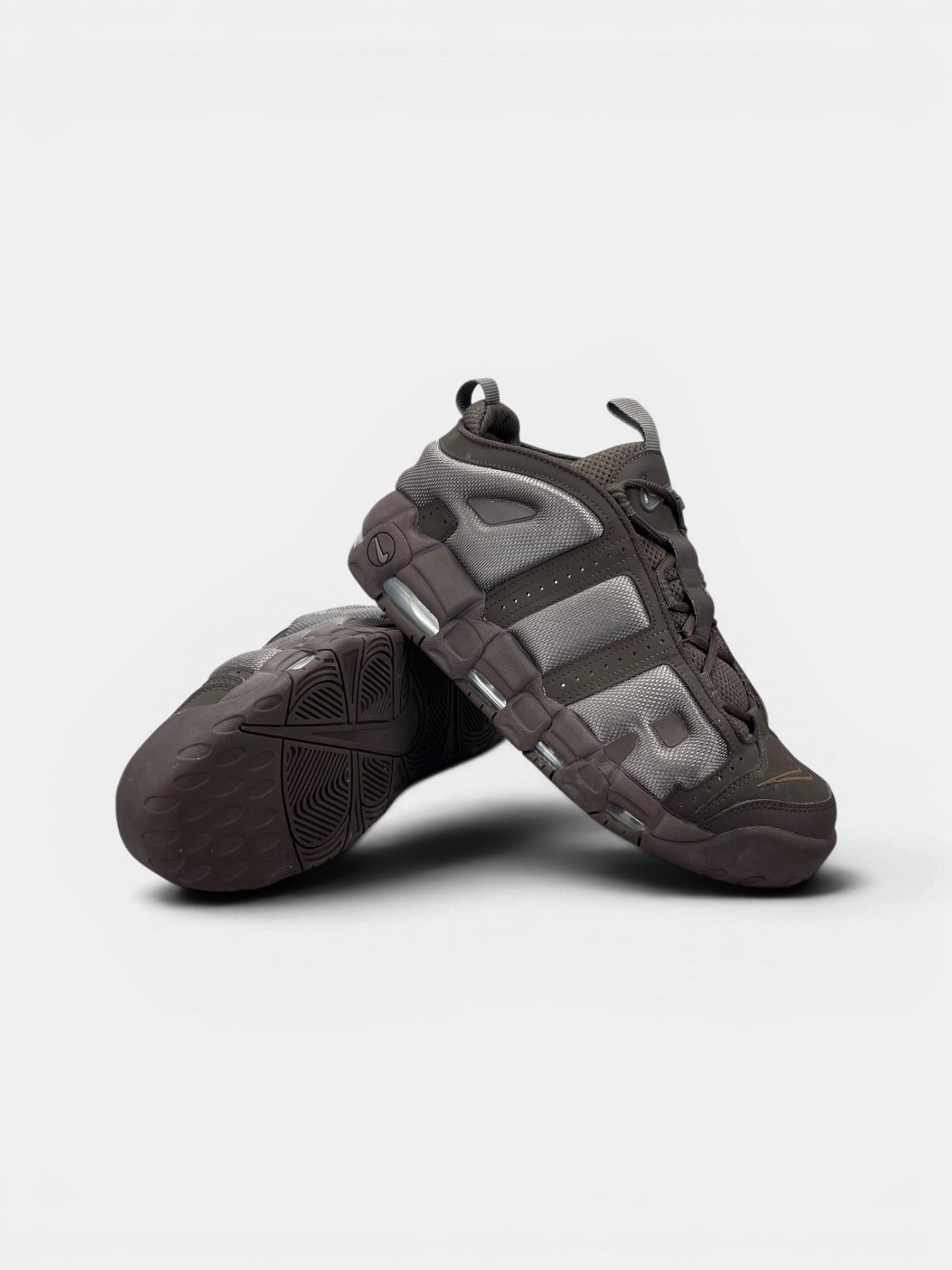 Nike Air More Uptempo Low Baroque Brown — buty sportowe męskie w bardzo dobrym stanie rozmiar 44, boczny profil