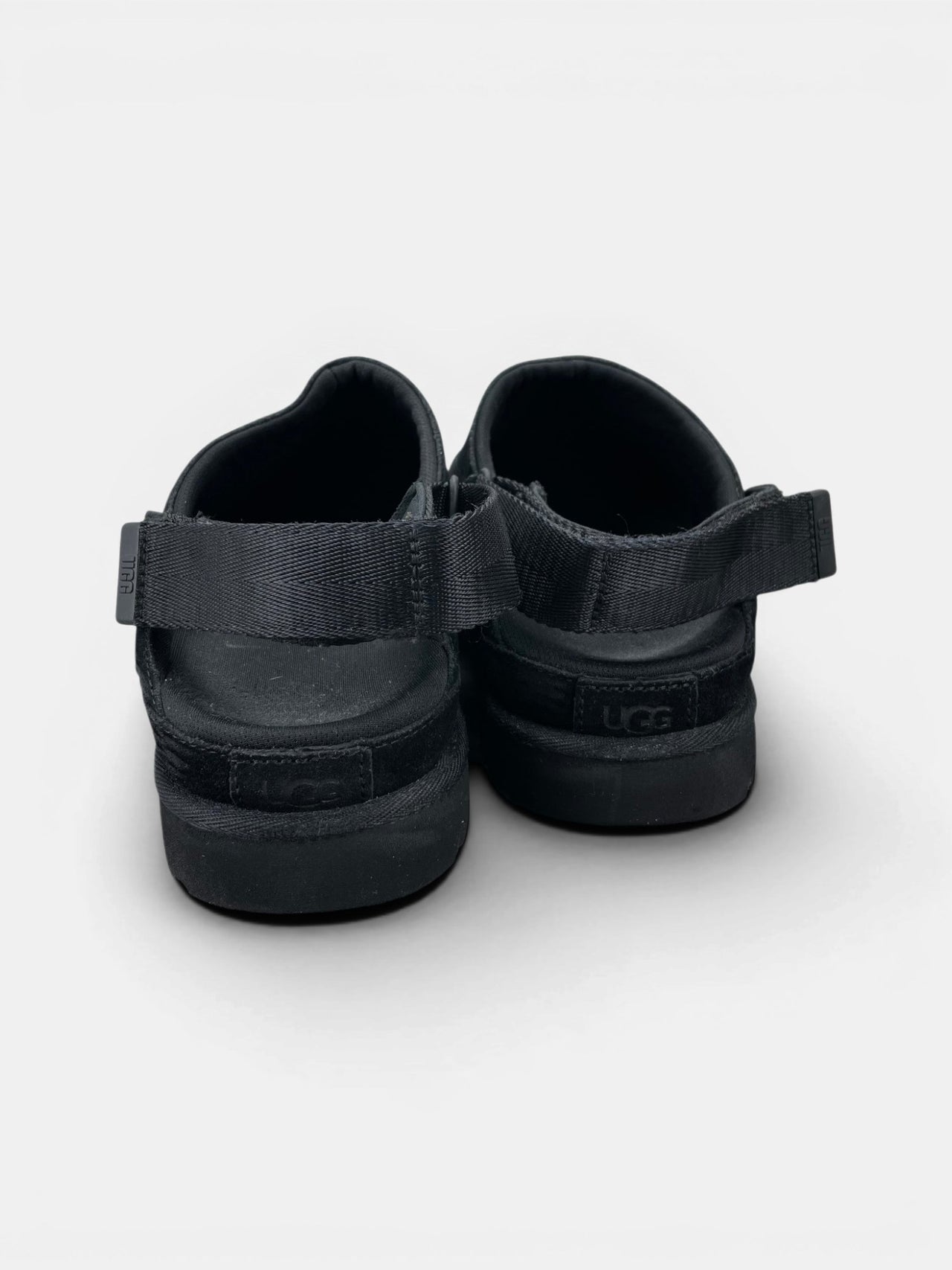 UGG Goldenstar Clog — buty sportowe męskie w bardzo dobrym stanie rozmiar 43, zewnętrzny panel lewego buta