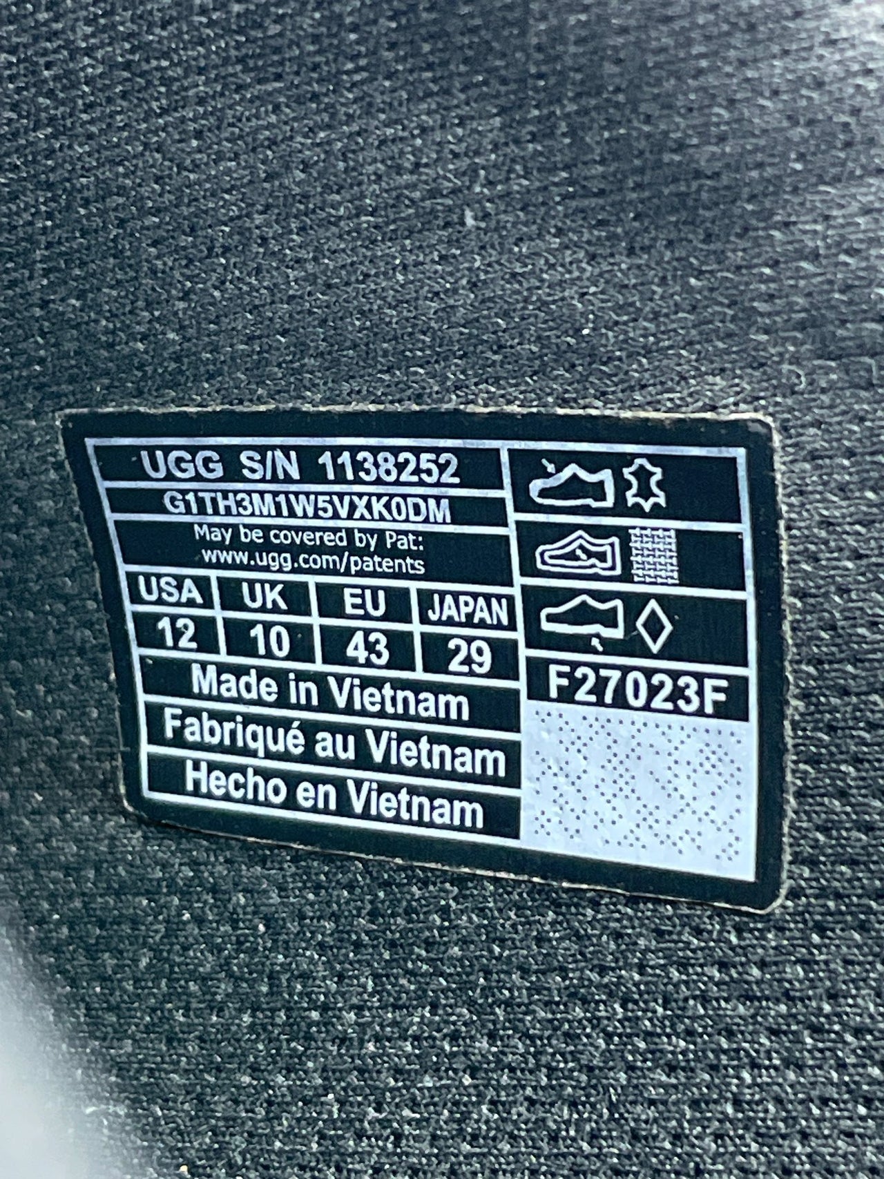 UGG Goldenstar Clog — buty sportowe męskie w bardzo dobrym stanie rozmiar 43, wewnętrzny panel lewego buta