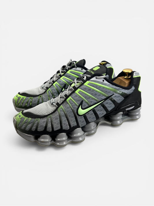 Nike Shox TL Wolf Grey Lime - buty sportowe, widok z boku