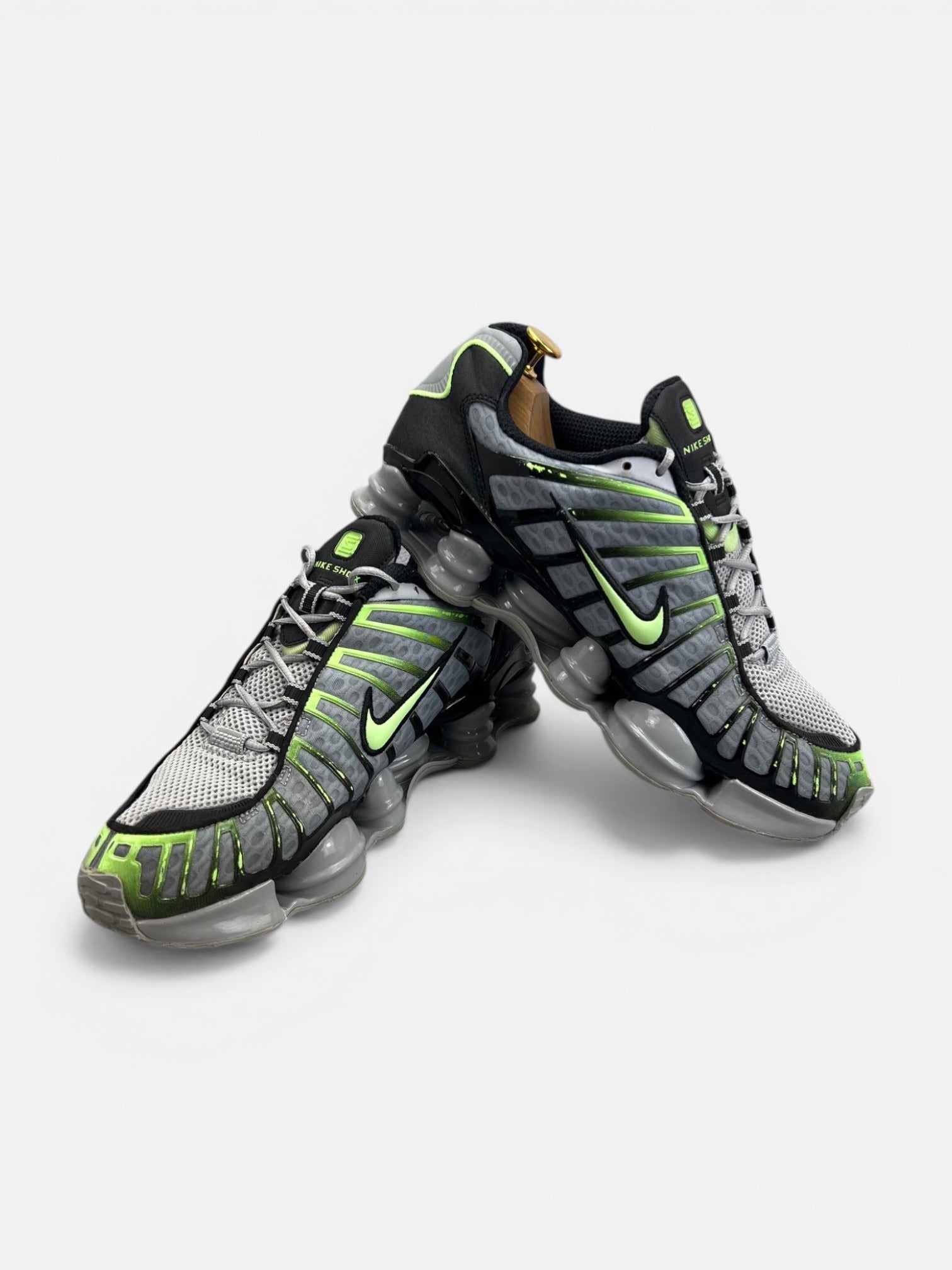 Nike Shox TL Wolf Grey Lime - buty sportowe, boczny profil