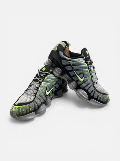 Nike Shox TL Wolf Grey Lime - buty sportowe, boczny profil