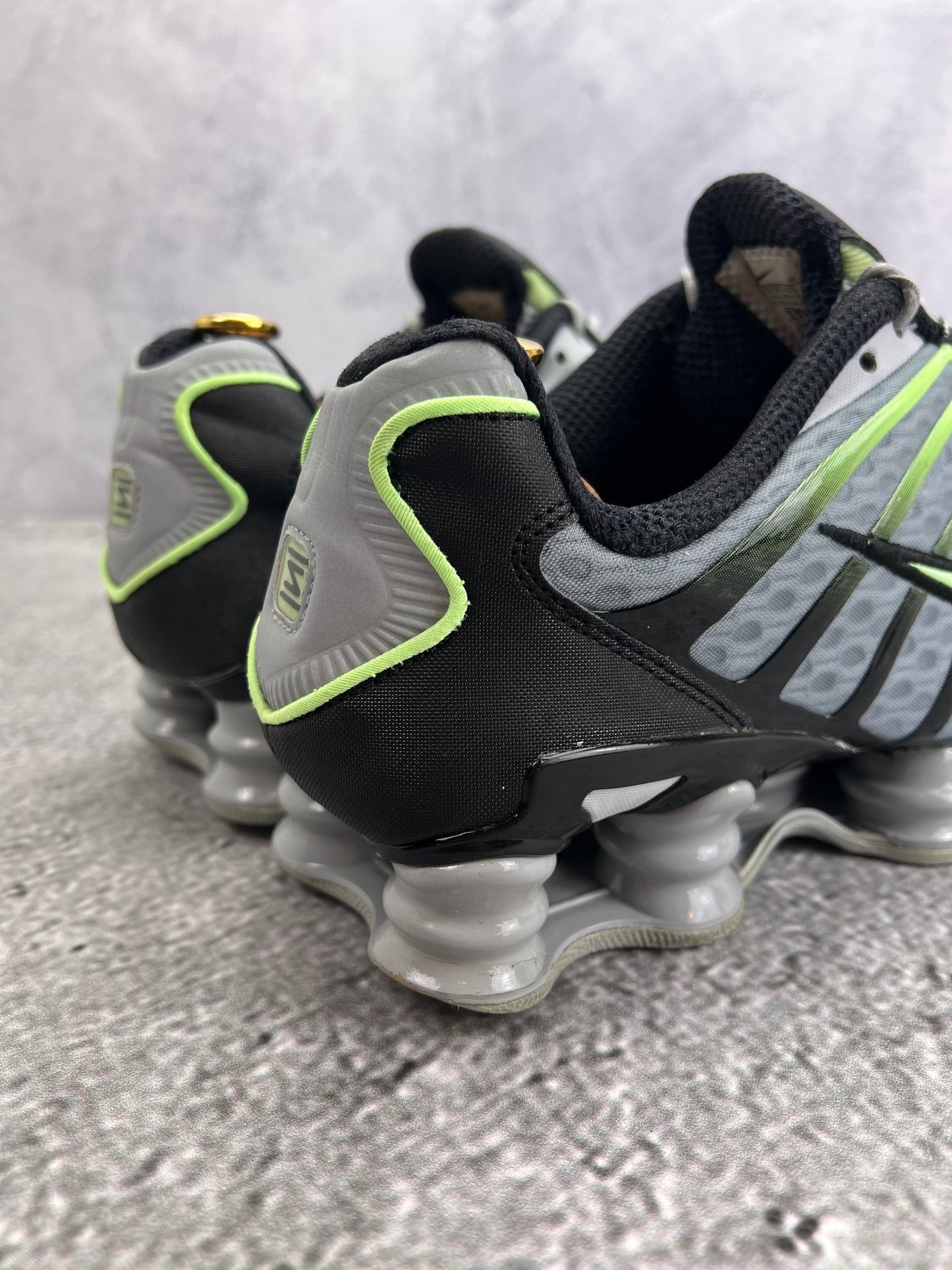 Nike Shox TL Wolf Grey Lime - buty sportowe, widok z góry