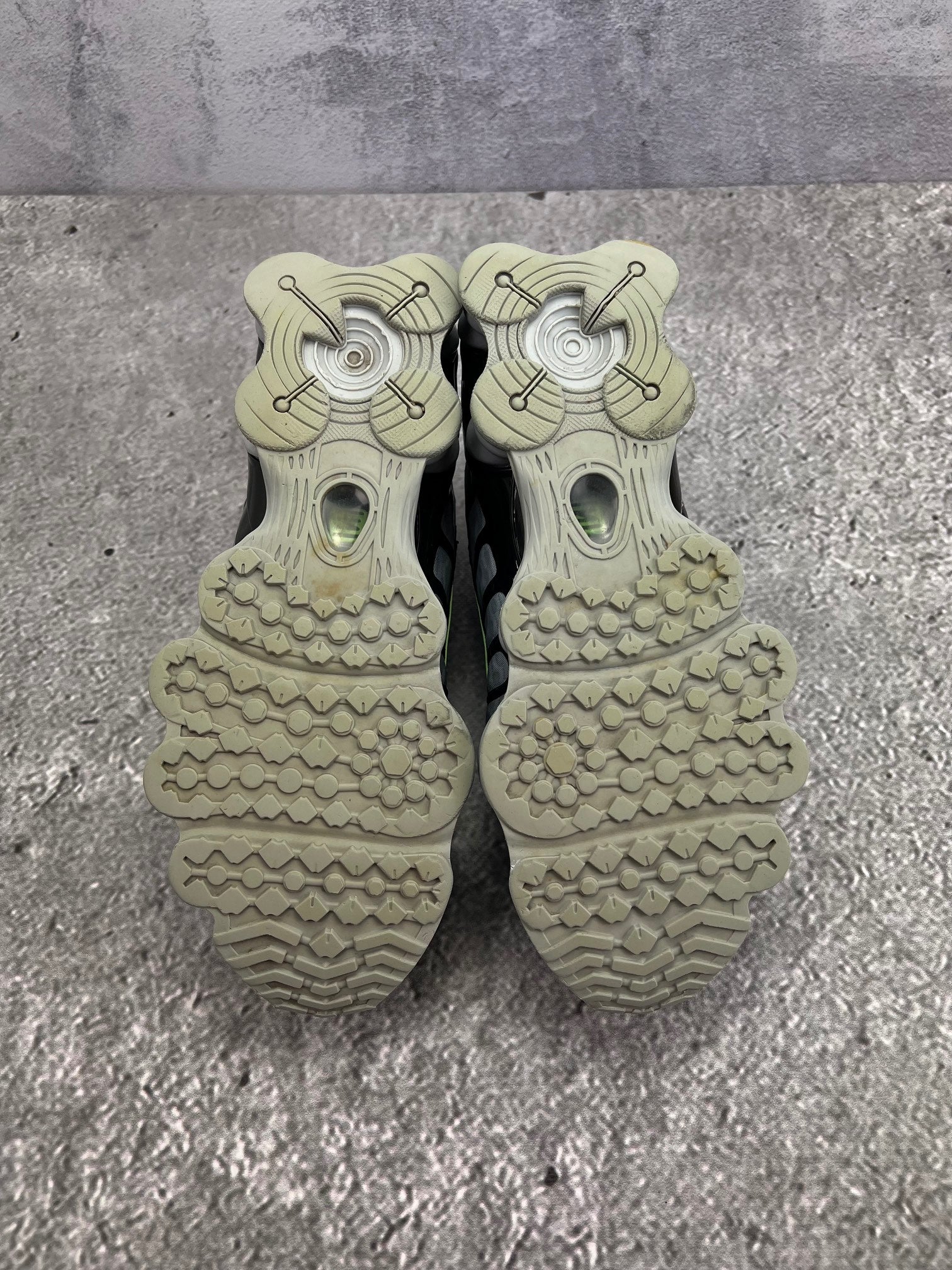 Nike Shox TL Wolf Grey Lime - buty sportowe, widok z tyłu