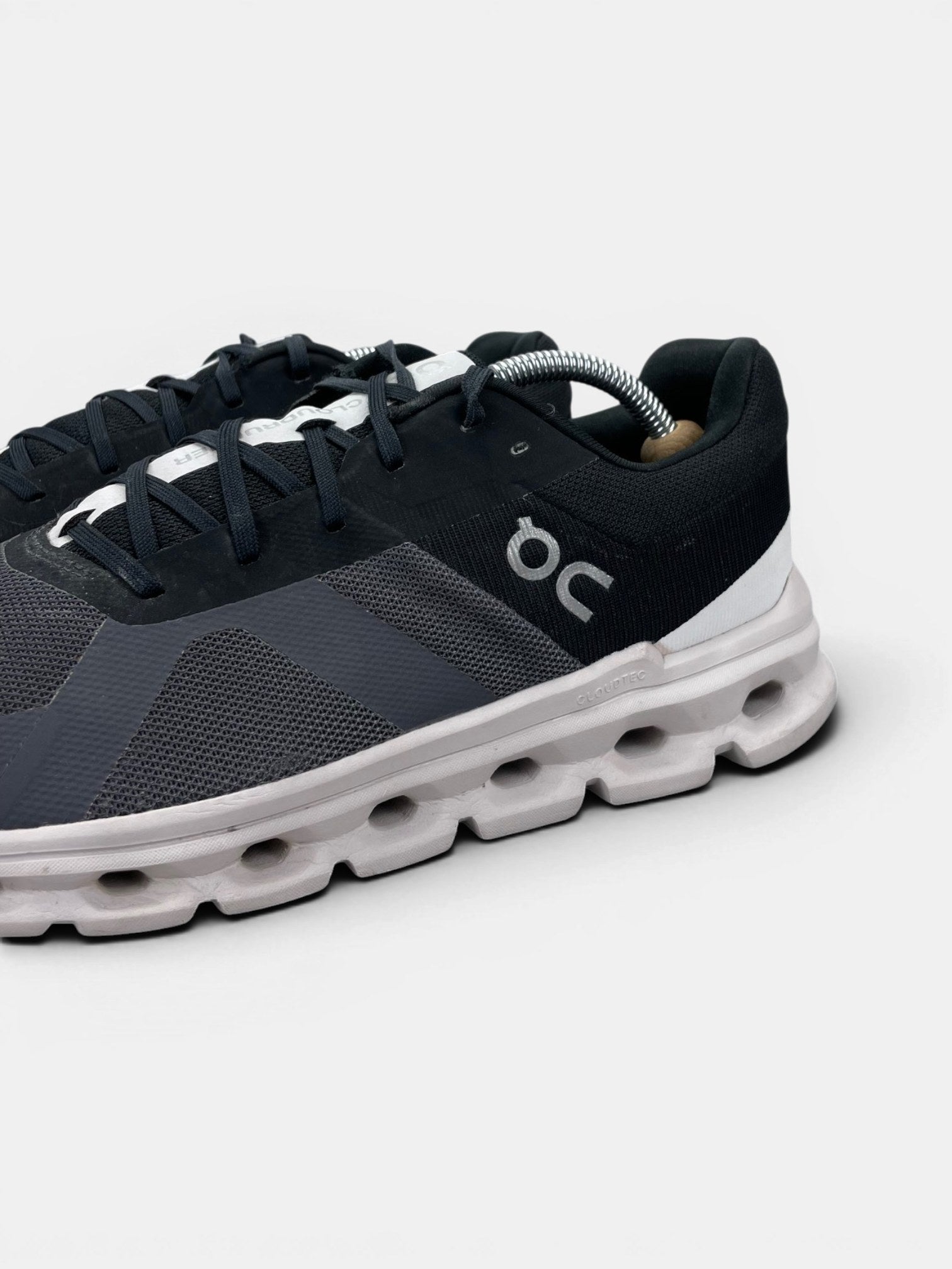 On Cloudrunner Eclipse Frost — buty sportowe męskie w bardzo dobrym stanie rozmiar 44.5, opcjonalne zdjęcie 1