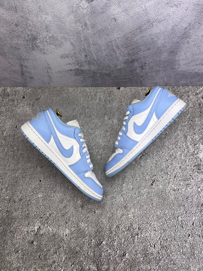 Jordan Air Jordan 1 Low Aluminum - buty sportowe, widok z góry na wewnętrzną stronę butów
