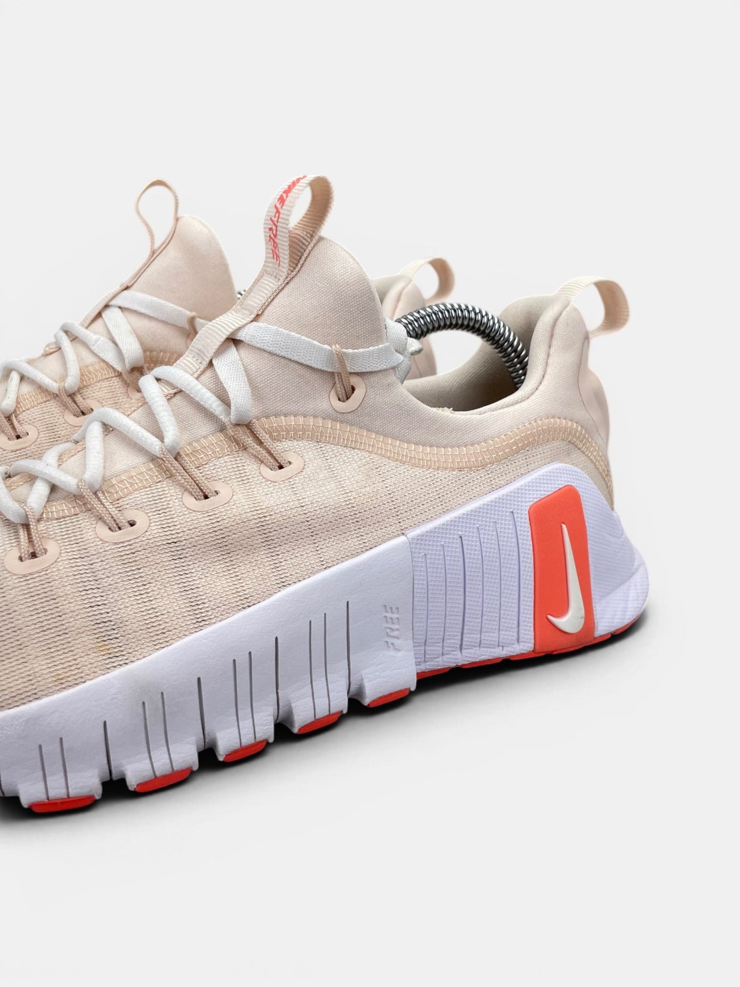 Nike Free Metcon 6 Guava Ice — buty sportowe damskie w bardzo dobrym stanie rozmiar 38, widok z góry