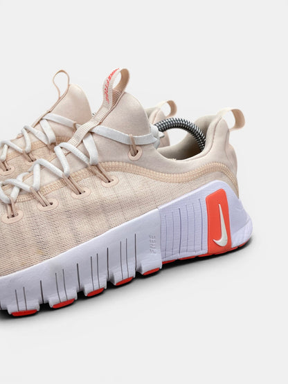 Nike Free Metcon 6 Guava Ice — buty sportowe damskie w bardzo dobrym stanie rozmiar 38, widok z góry