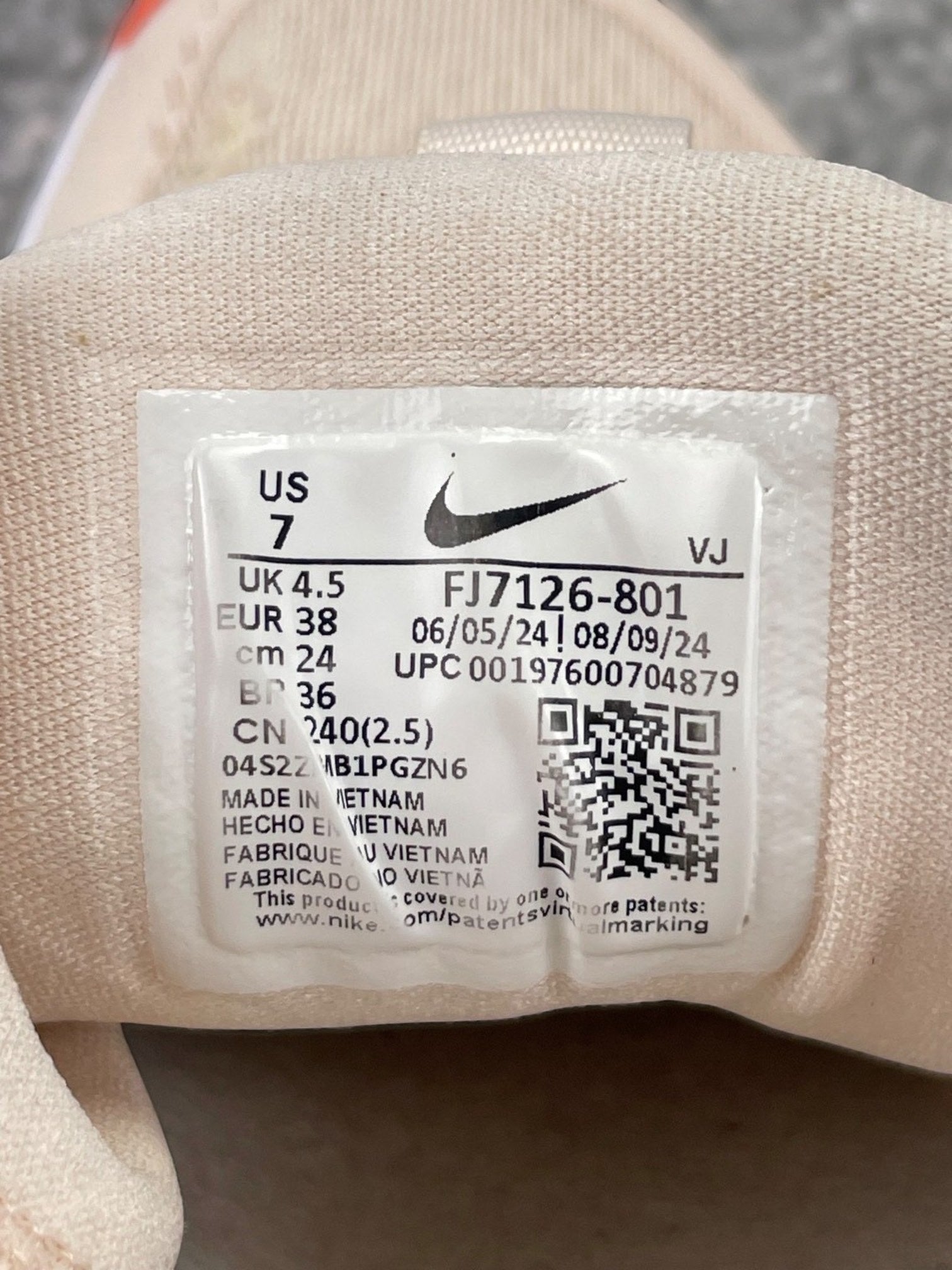 Nike Free Metcon 6 Guava Ice — buty sportowe damskie w bardzo dobrym stanie rozmiar 38, widok z tyłu
