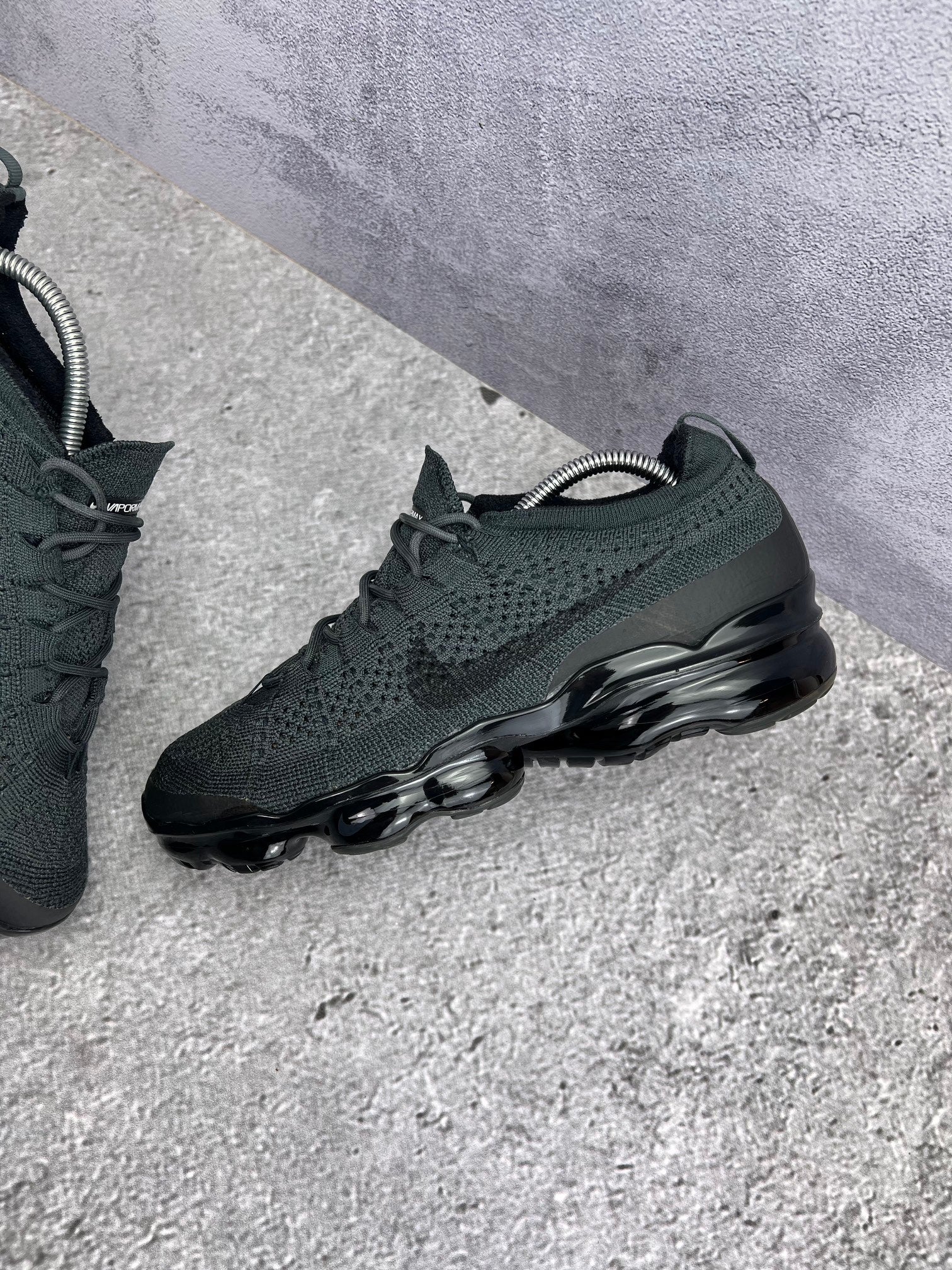 Nike Air VaporMax 2023 Flyknit Anthracite Black - buty sportowe, zewnętrzny panel lewego buta