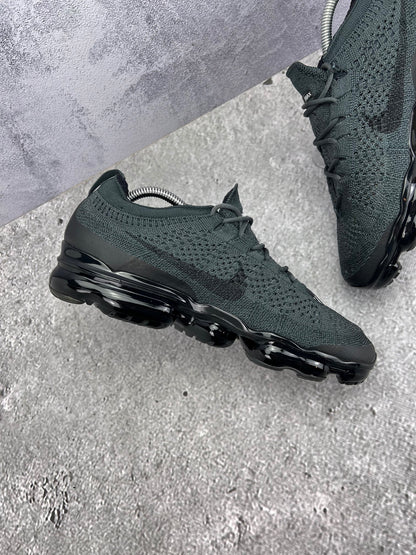 Nike Air VaporMax 2023 Flyknit Anthracite Black - buty sportowe, wewnętrzny panel lewego buta
