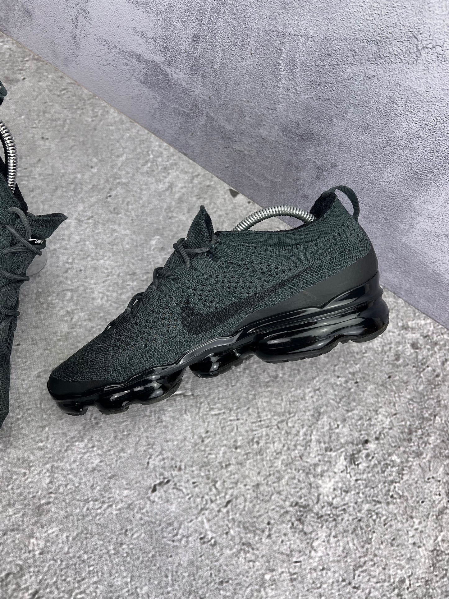 Nike Air VaporMax 2023 Flyknit Anthracite Black - buty sportowe, wewnętrzny panel prawego buta